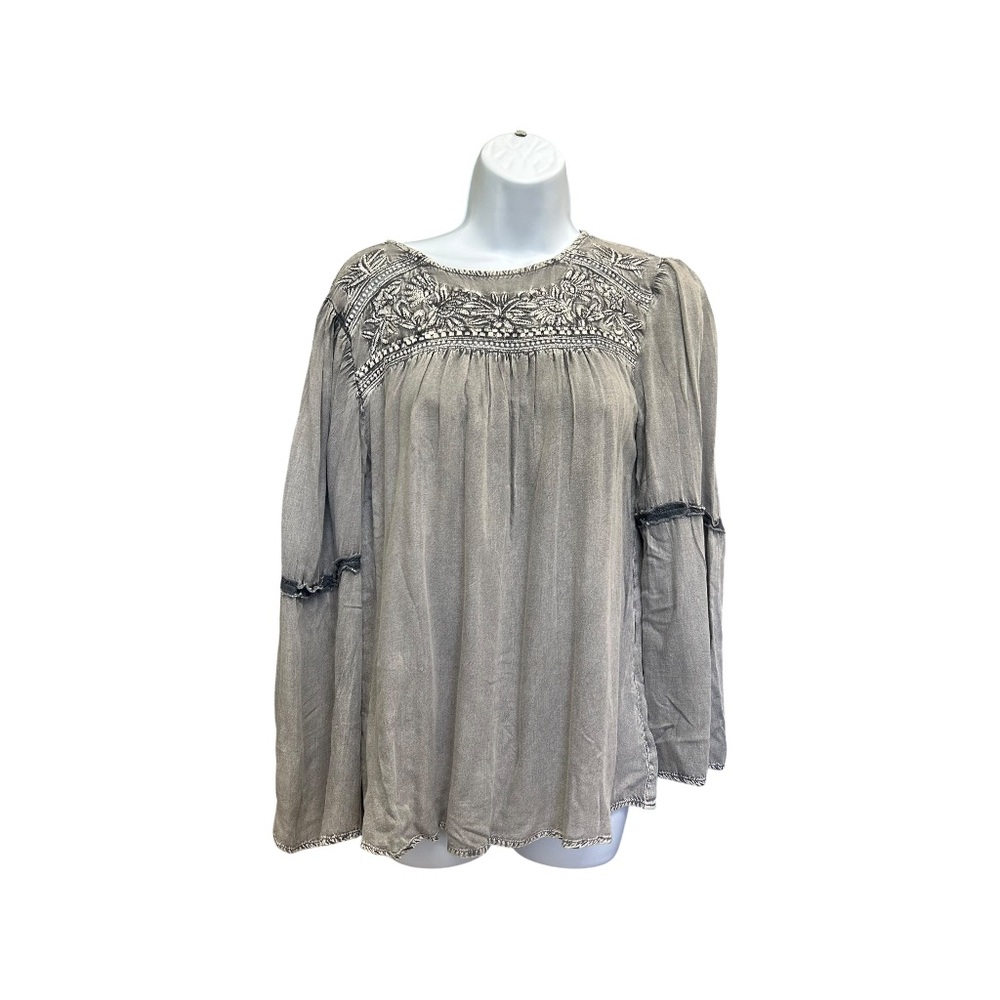 Luna Moon Gray Chambray Embroidered Floral Babydoll Blouse - Medium